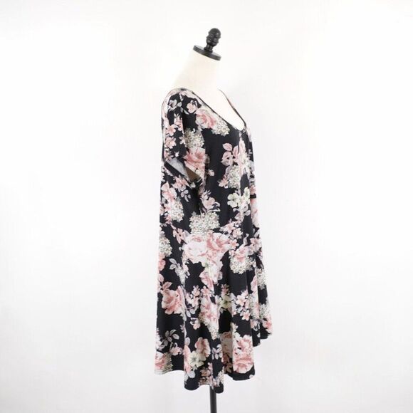 Bobbie Brooks Plus Size 3X Black Pink Floral Exposed Back Scoop Neck Dress - Picture 5 of 6